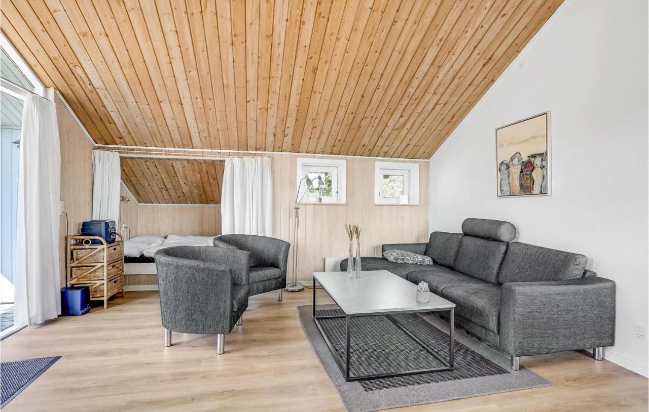 Amazing Home In Blavand With Wifi エクステリア 写真