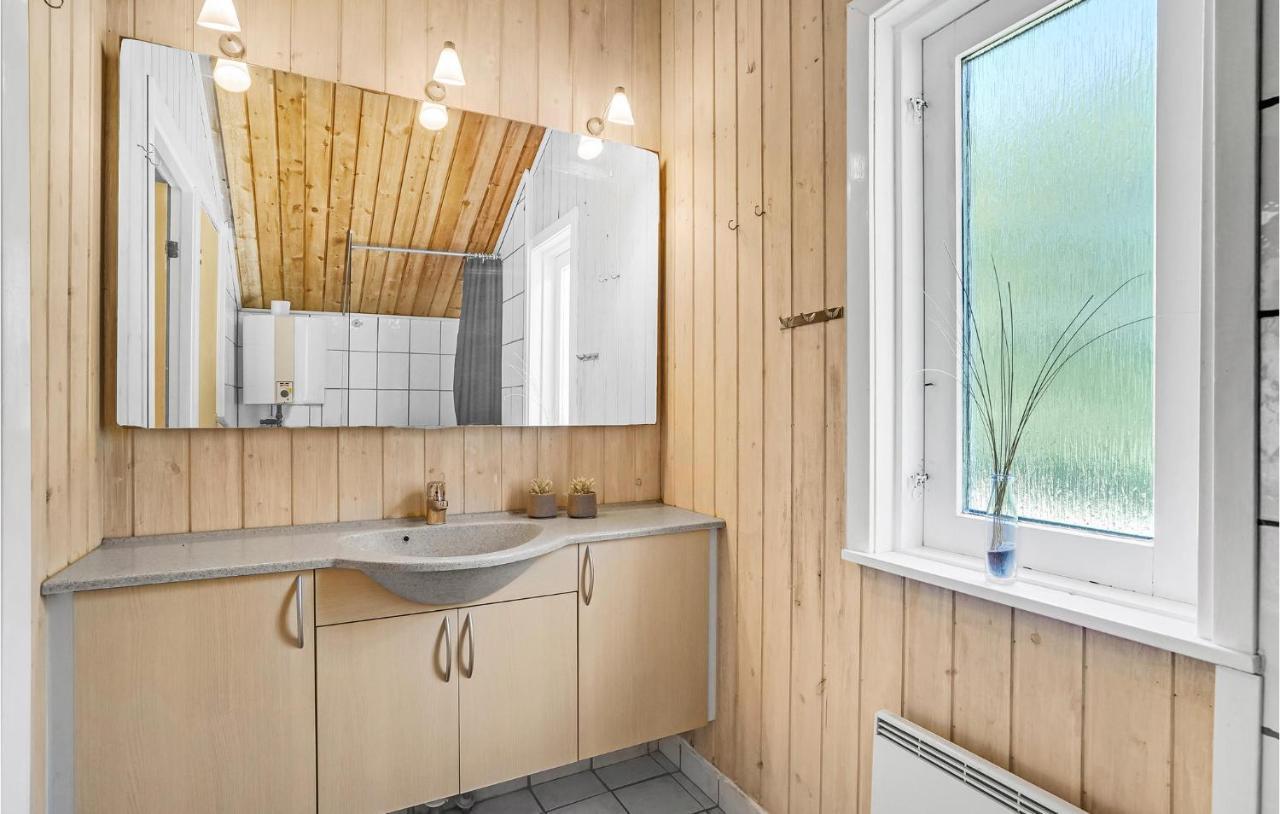 Amazing Home In Blavand With Wifi エクステリア 写真